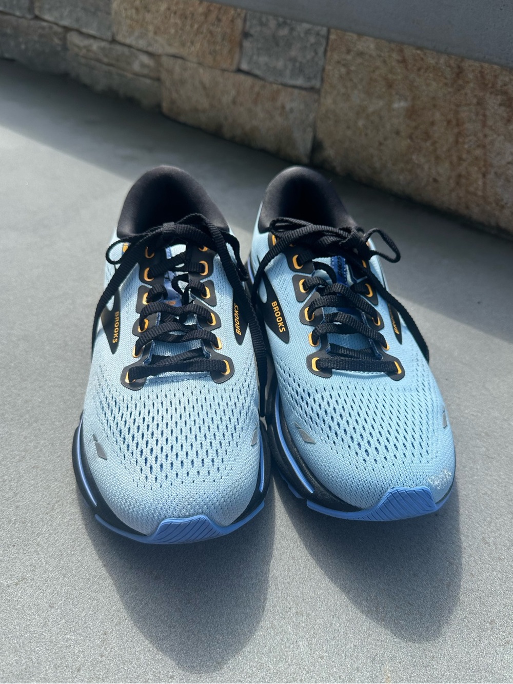 Brooks Womens Ghost 15 Running Shoe - Light Blue/Black Yellow Size 7 M